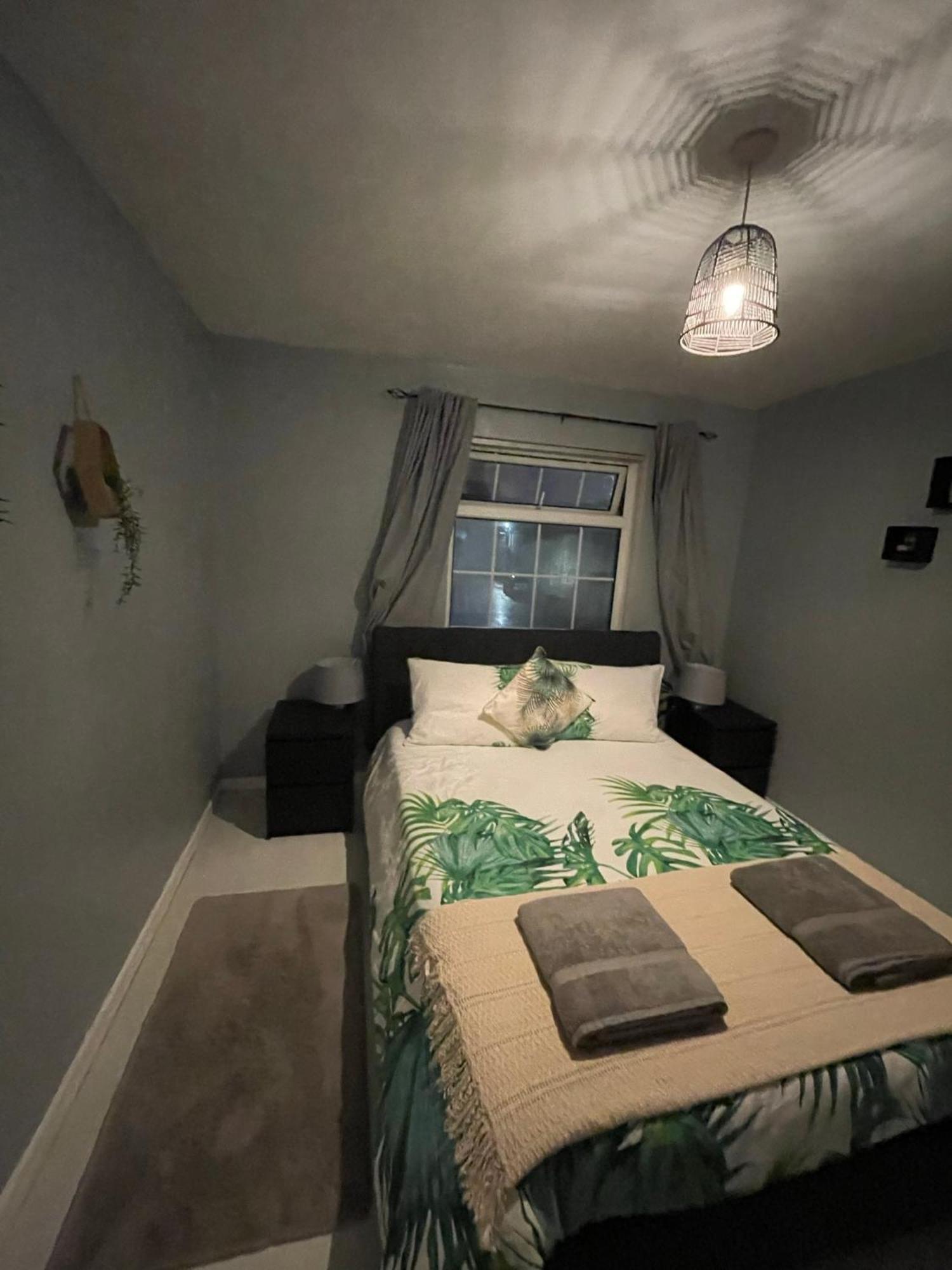 House Near To Castlecourt Shopping Apartamento Belfast Exterior foto