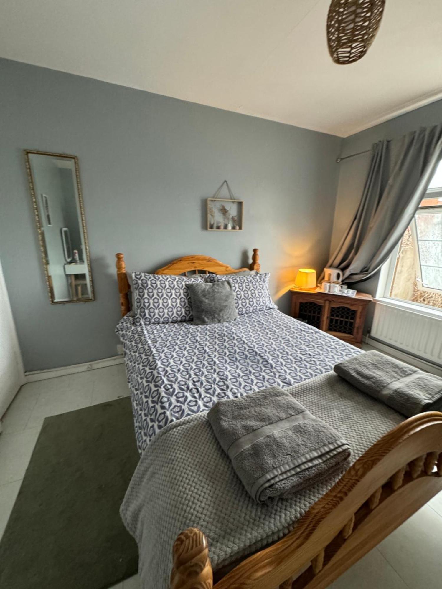 House Near To Castlecourt Shopping Apartamento Belfast Exterior foto
